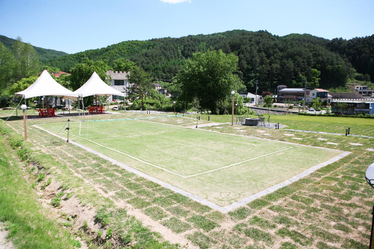 White Windmill Pension Pyeongchang Buitenkant foto